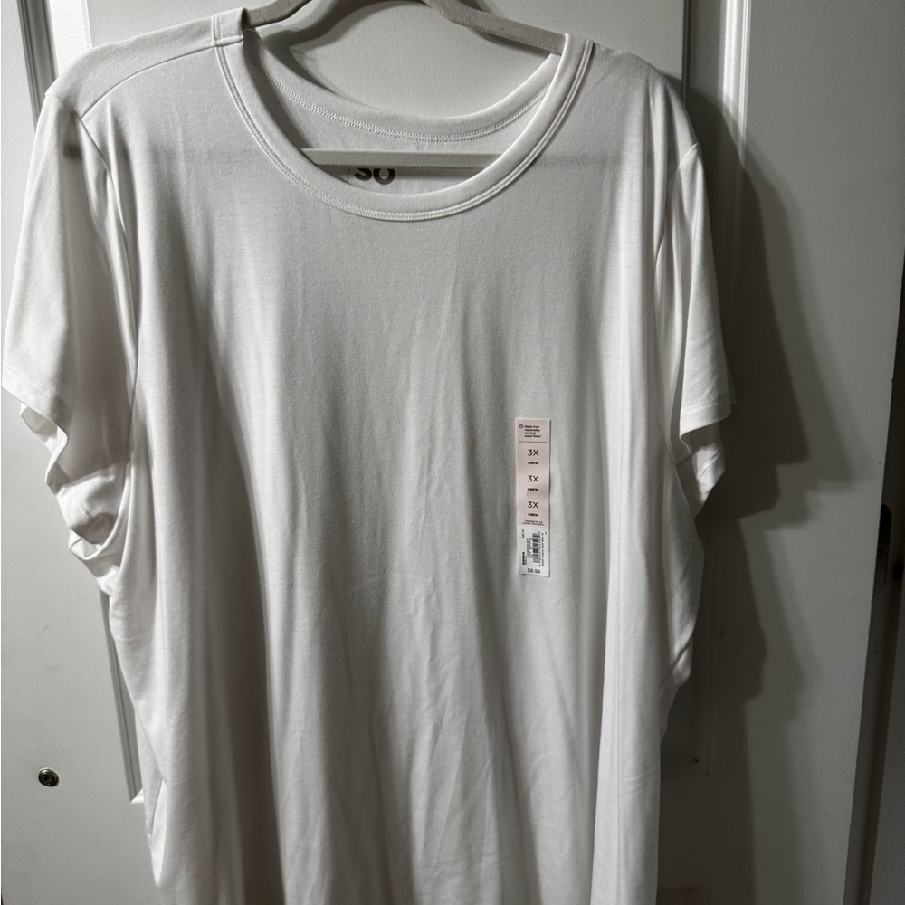 SO Women's White Short Sleeve Tee - Crewneck Casual Top